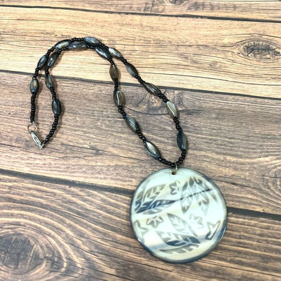 Shell Beaded Necklace  - Picture 1 of 2